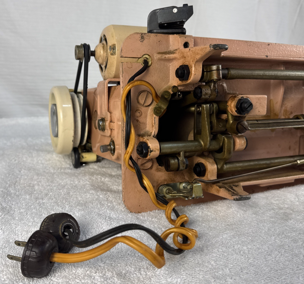 VINTAGE HAMILTON HEAVY DUTY ZIG ZAG SEWING MACHINE MADE IN JAPAN
