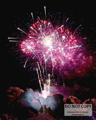 DONALD TRUMP ATTENDS 2020 FIREWORKS CELEBRATION MT. RUSHMORE 8X10 PHOTO (RT-066)