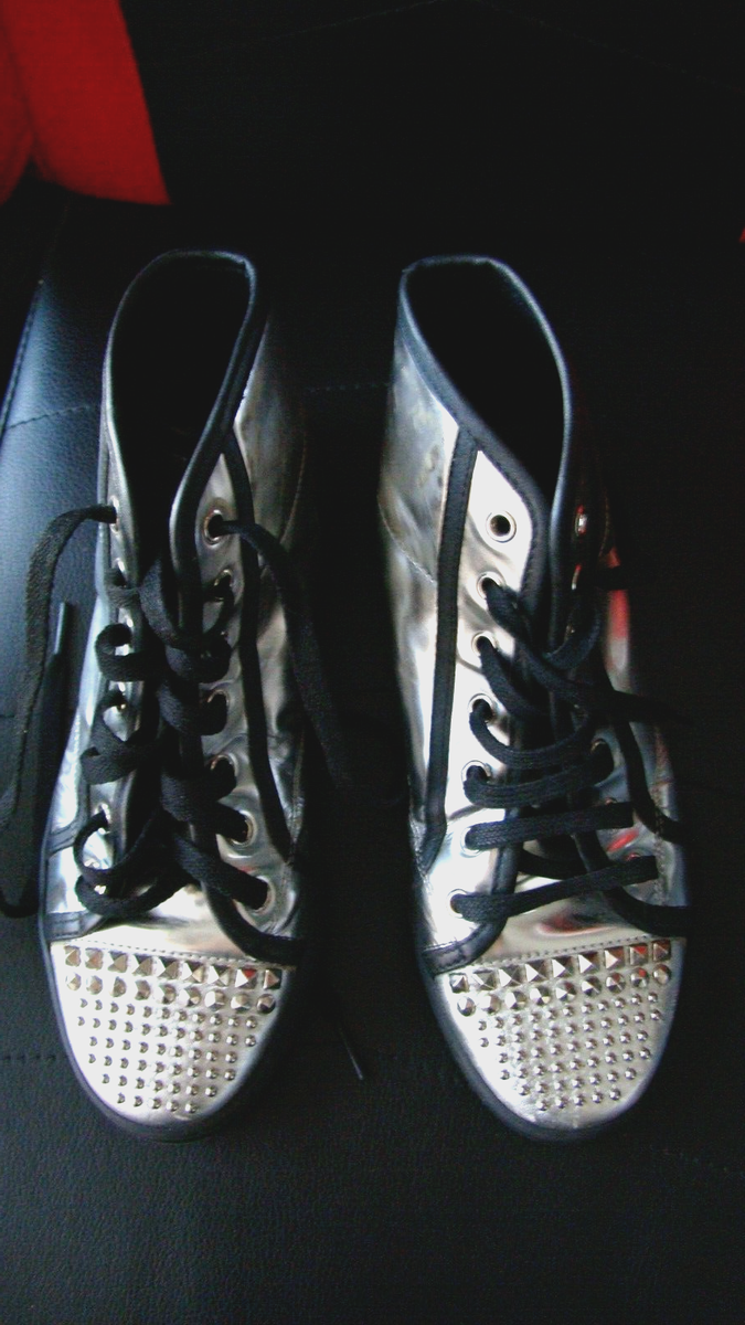 Gucci Silver Metallic Leather Spikes Studded Sneakers Boots Gucci Silver Metallic Leather Spikes Studded Sneakers Boots