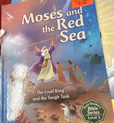 Moses and the Red Sea (First Readers Bible Series) Level 3 Paperback Ages 4-8