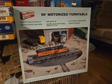 Walthers Cornerstone HO Structure Kit 933-3135 90' Motorized Turntable NIB