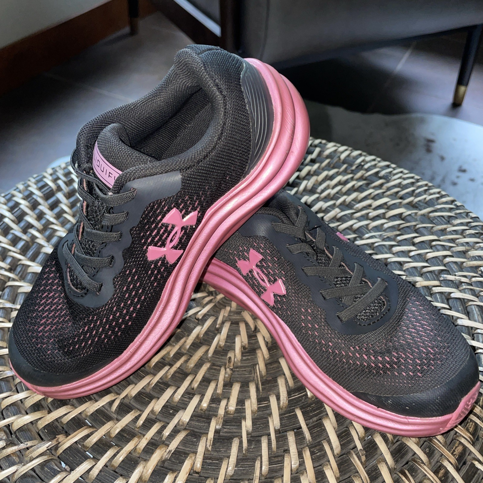 SAOLA Under Armour UA Liquify Sneaker da corsa Slio On taglia 11K nero rosa