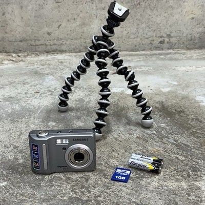 Samsung Digimax D53 5.0 MP Camera + 1GB SD + Joby GorillaPod Tripod Tested Works