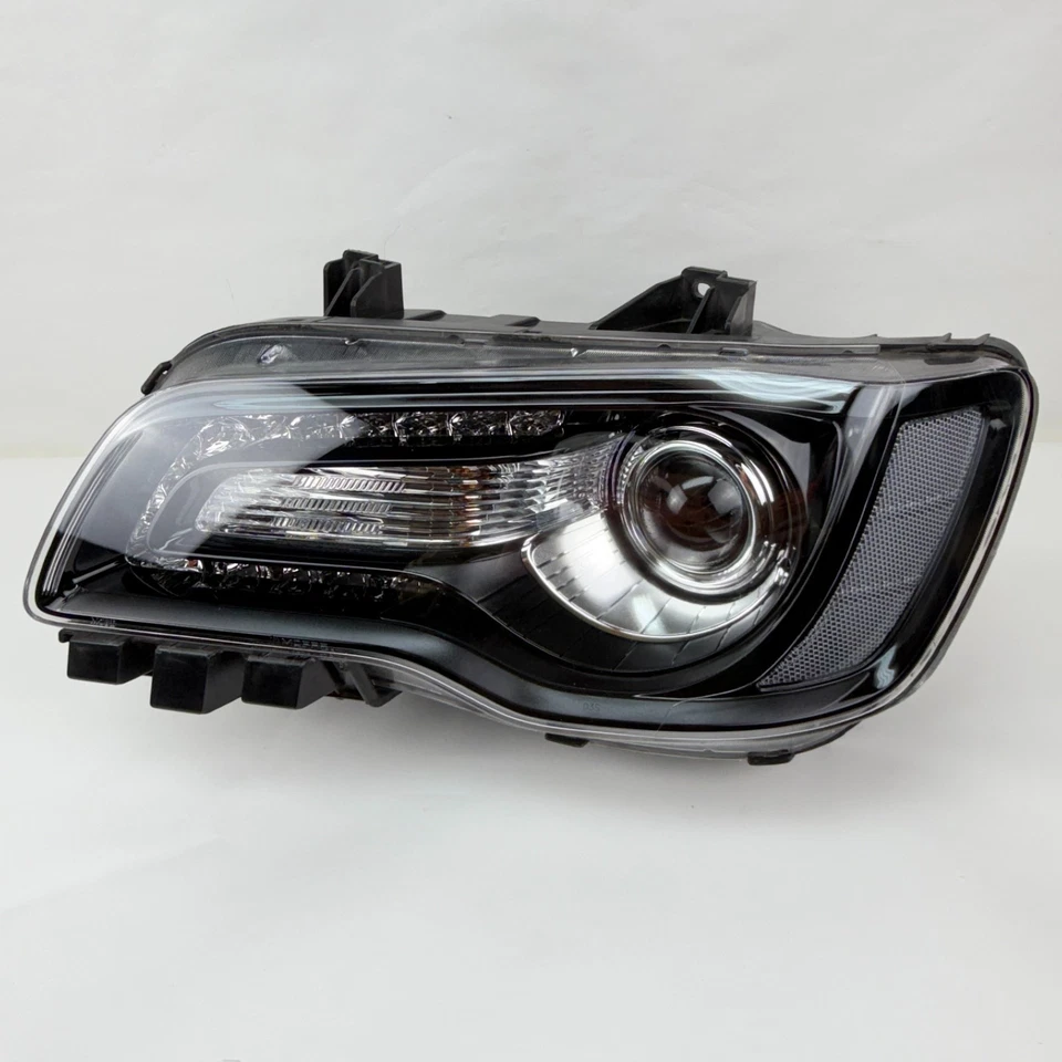 Оригинальная левая ксеноновая фара AFS для Chrysler 300 C 2015–2023 годов выпуска 68402943AB платиновая - Изображение 2 из 4