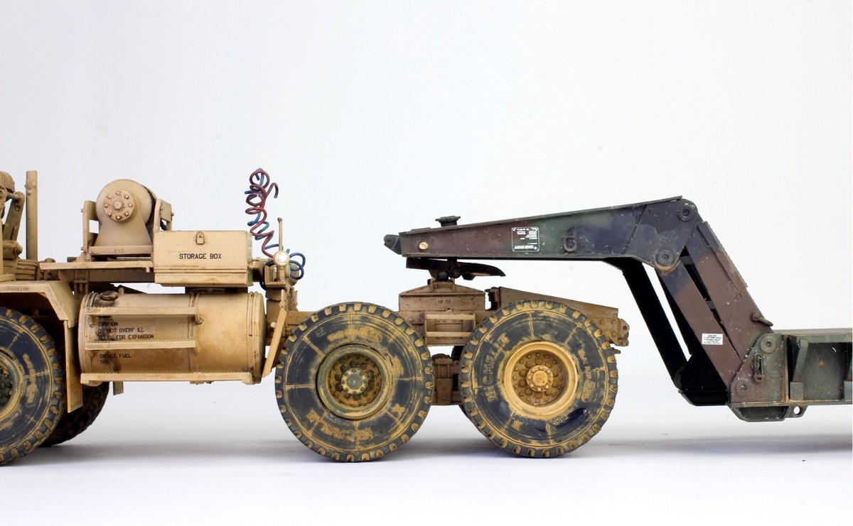 その他 M983A2 HEMTT Tractor with M870A1 IMG_5187_720x.jpg?v=1712502000