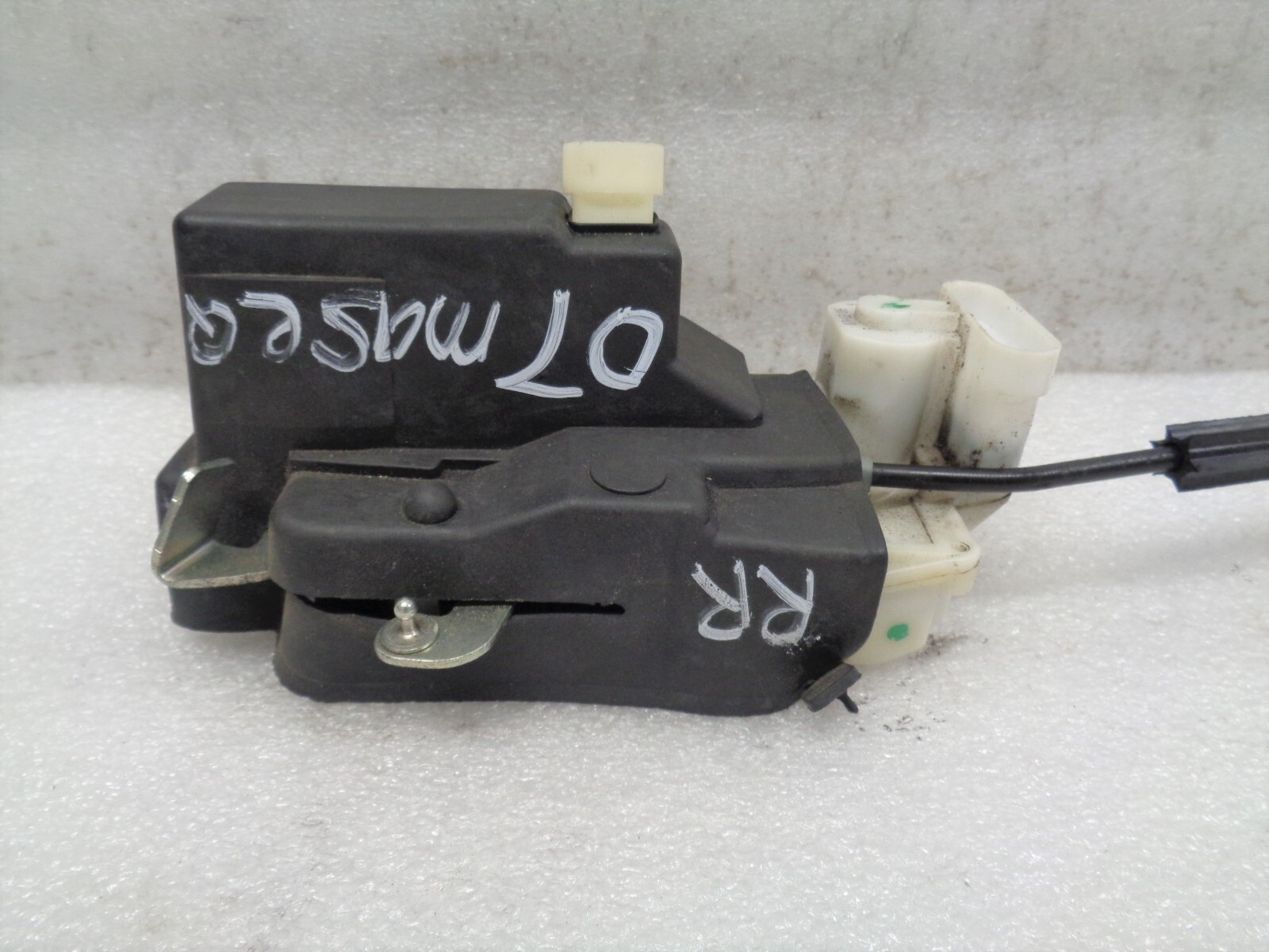 04-08 Maserati Quattroporte Rear Right Door Lock Latch Actuator OEM AK2209246