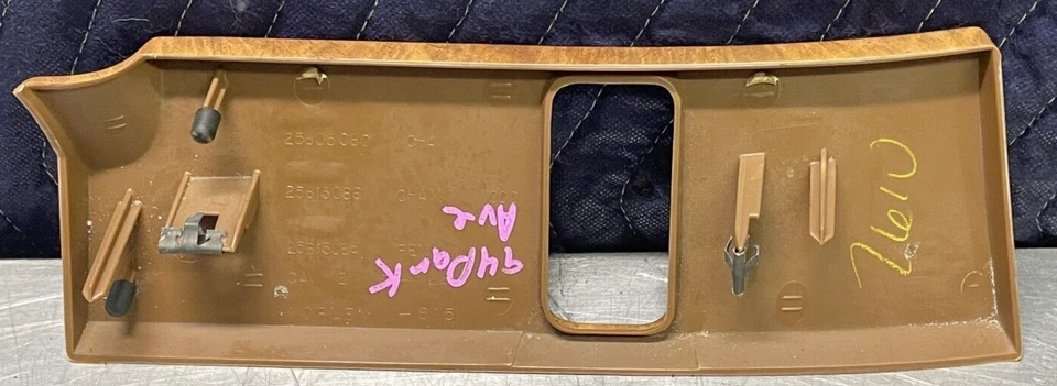 1992-1996 Buick Park Avenue Woodgrain Trunk Switch Trim Bezel OEM 25613086 - Изображение 4 из 4