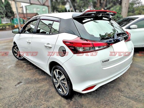 17-21 Fit For TOYOTA Yaris 3rd LCI Hatchback OE Spoiler Paint Black + Red Line - Foto 7 di 7