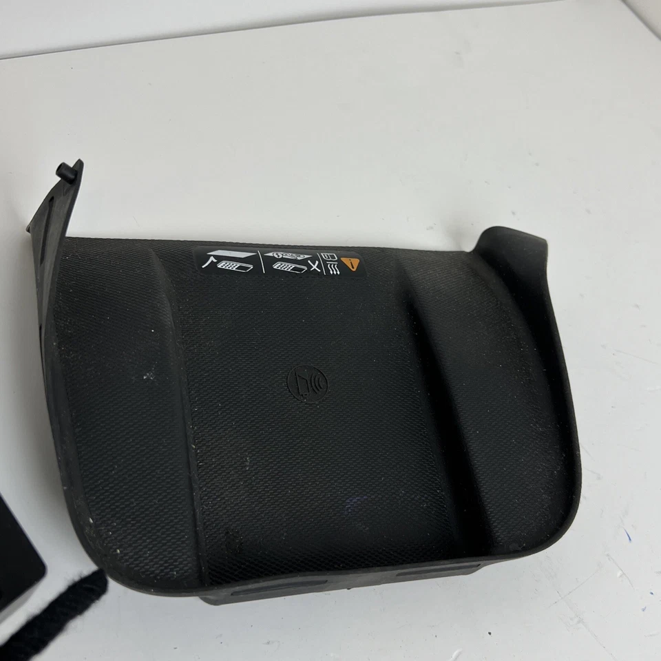 Chevrolet Equinox 2019 módulo de control del sistema de carga inalámbrica 13521065 OEM Foto 4 de 4