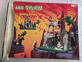 LEGO 6087  Witch's Magic Manor - 100% w/box & manual