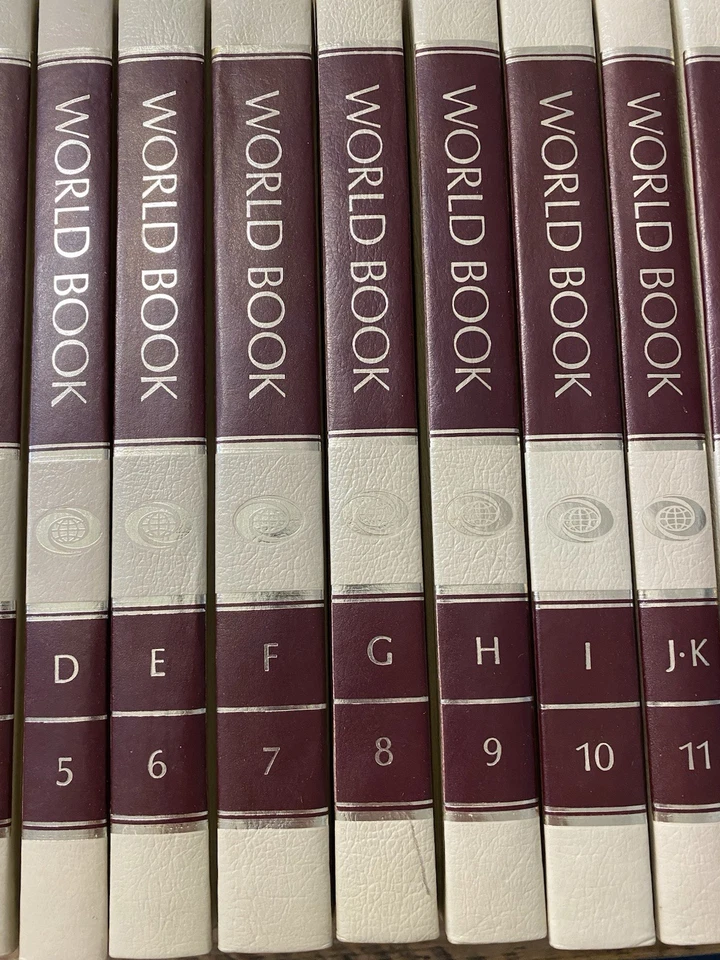 The World Book Encyclopedia 1986 Complete 22 Volume Set with Index - Image 3 of 4