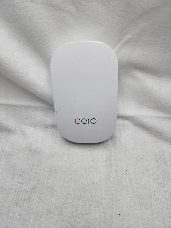 Eero Beacon Mesh WiFi Range Extender D010001 