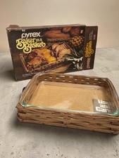 Pyrex Baker In A Basket 3-Qt Utility Dish With Woven Basket Vintage 2330