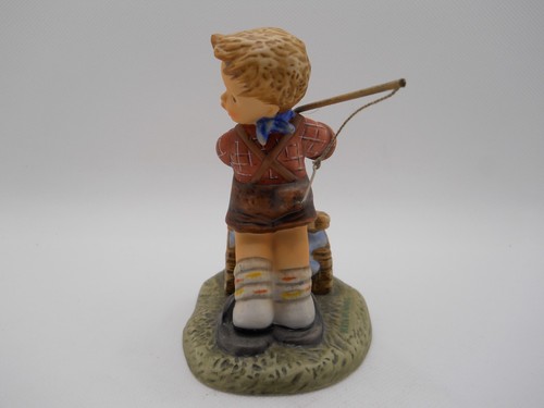 GOEBEL BERTHA HUMMEL "Fishing For Trouble" FIGUR 1999 BH 118 Figur 4" - Bild 2 von 6