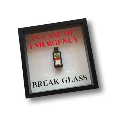 Bilderrahmen 3D In Emergency Break Glass mit Jägermeister Spaß in schwarz