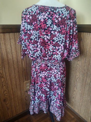 Michael Kors Floral Wrap Dress Women's 3XL Very Stretchy Material - Picture 6 of 10