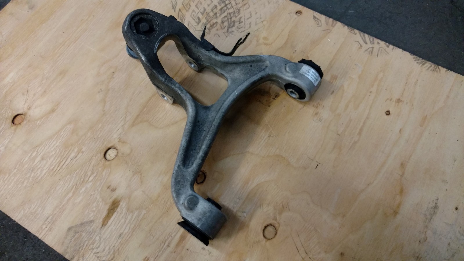 LAMBORGHINI GALLARDO LP560 FRONT RIGHT UPPER CONTROL ARM OEM 420407506D