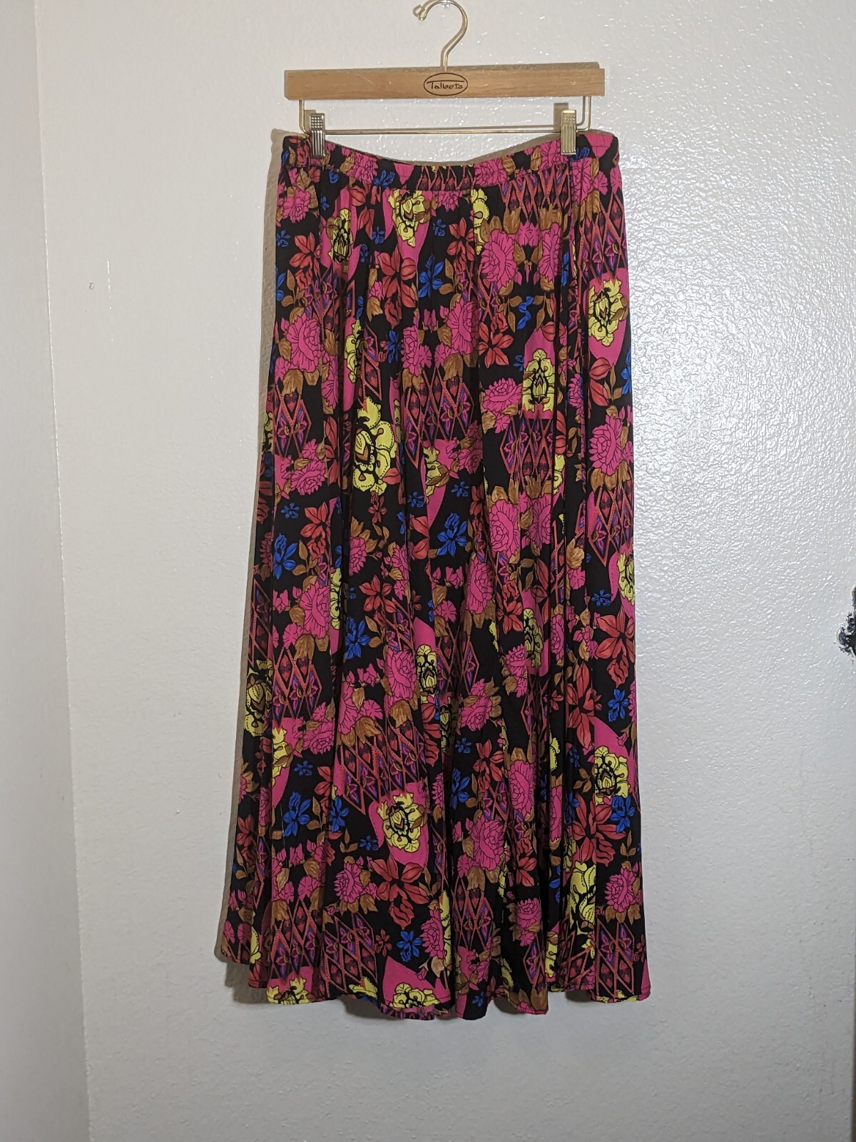 Picture 1 of 9