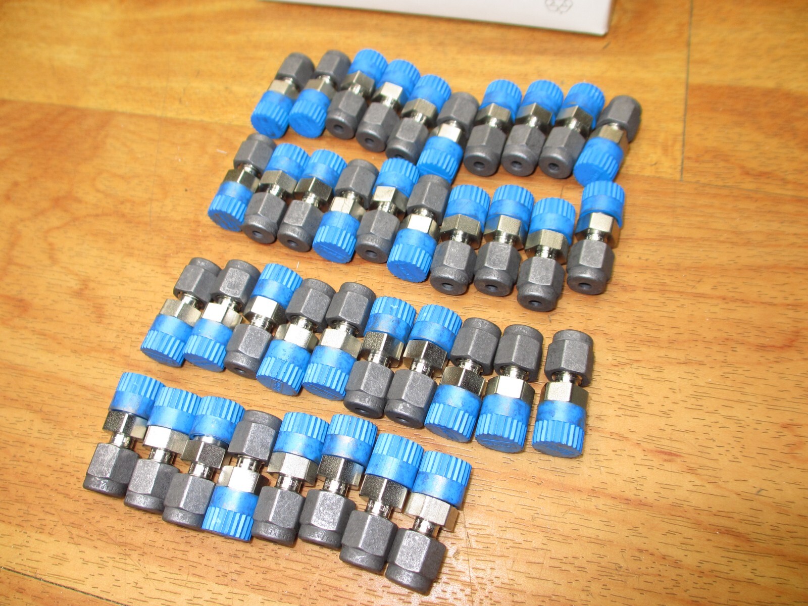 Parker 2-2 FH4BZ-SS (BOX OF 38) *NEW* CPI Instrumentation Fitting