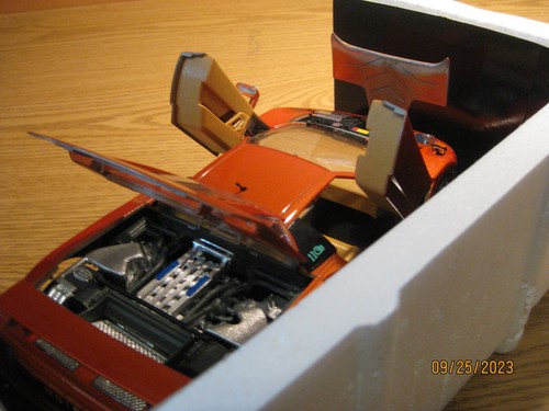 1/18 1991 BUGATTI EB110 IN ORANGE BY BURAGO #3012 - Picture 18 of 23