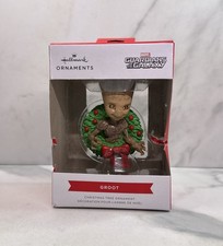 NIB Hallmark Marvel Guardians of The Galaxy Groot in Wreath Christmas Ornament