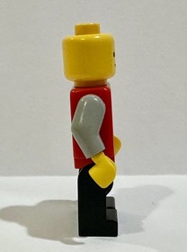 LEGO Classic Knight Minifigure Cas074 From Castle Theme set 6077 - no helmet