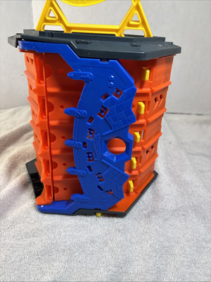 Hot Wheels Roll Out Raceway Track Set Storage Bucket Unrolls 5-Lane Race No Flag