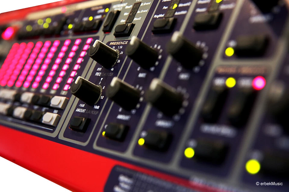 Clavia Nord Electro Rack 2 Synthesizer Desktop / 1 Jahr Gewähr - Bild 4 von 4