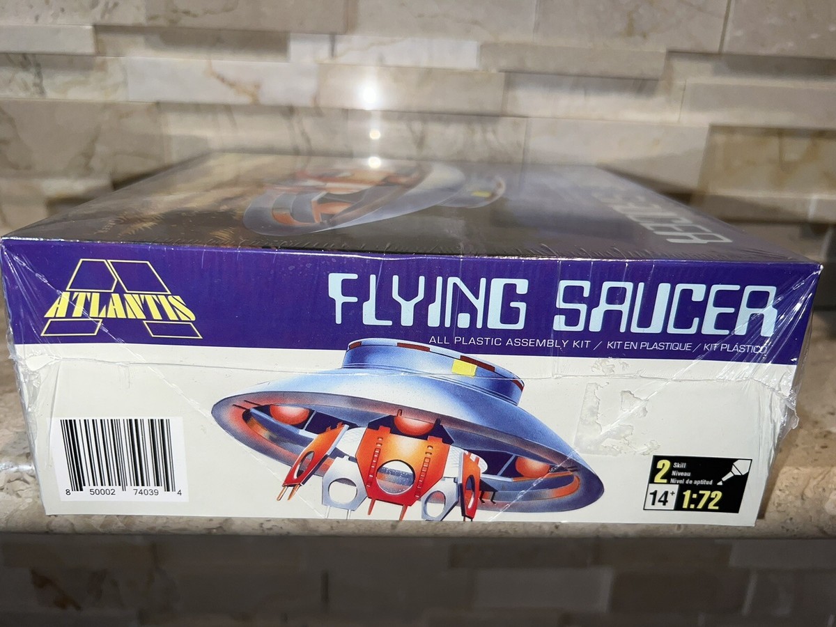 UFOモデルキット 1/72 スケール Science Fiction Model Flying Saucer UFO 1/72 Scale Plastic Model