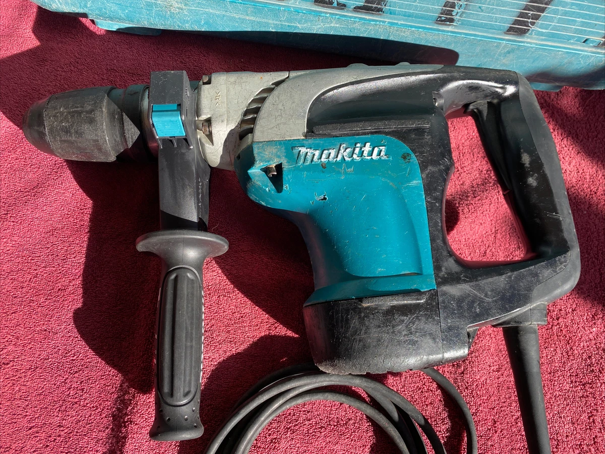 Makita HR4002 1 9 16 Inch 10.0 Amp 2 500 RPM SDS MAX Rotary Hammer