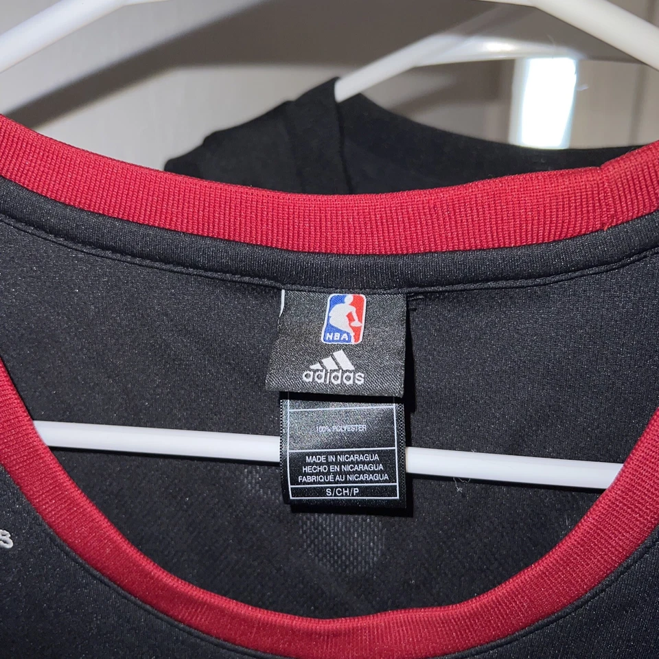 Camiseta Adidas Auténtica Miami Heat Wade 3 Foto 4 de 4