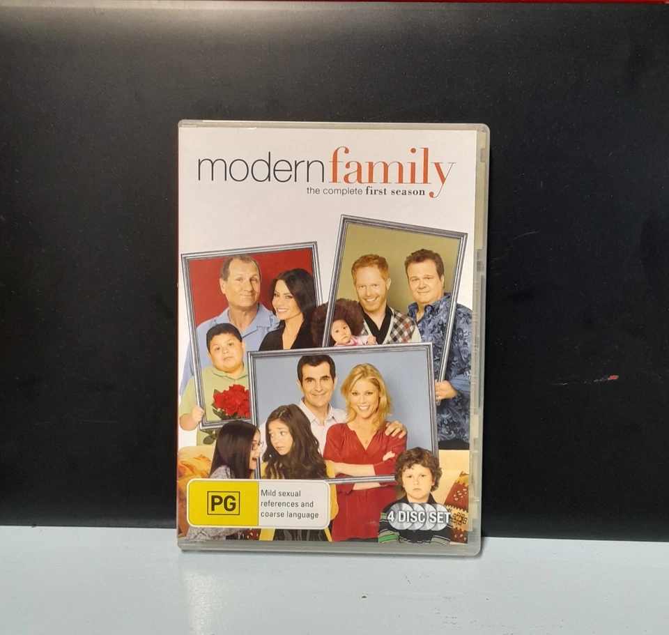 Modern Family TV Series On DVD Seasons 1-7 PAL Region 4 Good Condition  - image 2 of 4