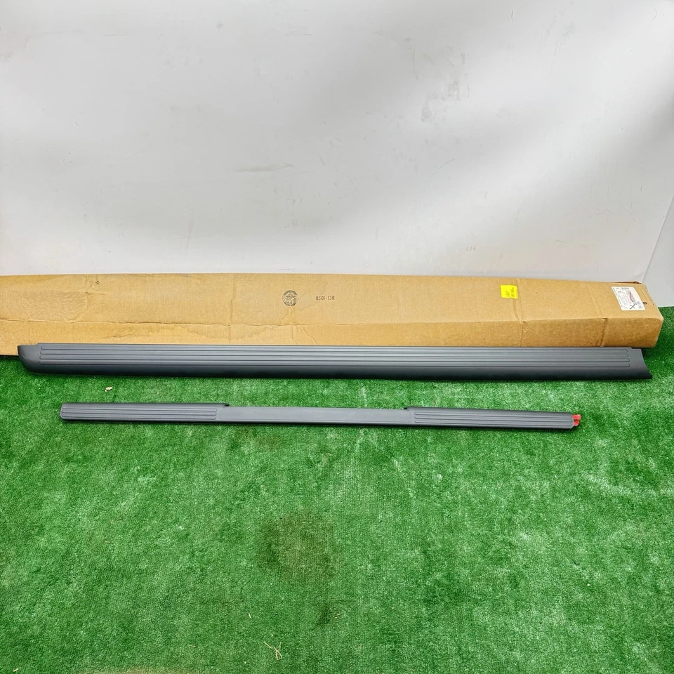 Tapas de riel para cama de pasajero derecho Nissan Frontier 2005-2021 OEM Foto 2 de 4