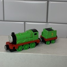 HENRY THOMAS FRIENDS TRAIN Diecast 2013 TAKE ALONG N PLAY Round Mag