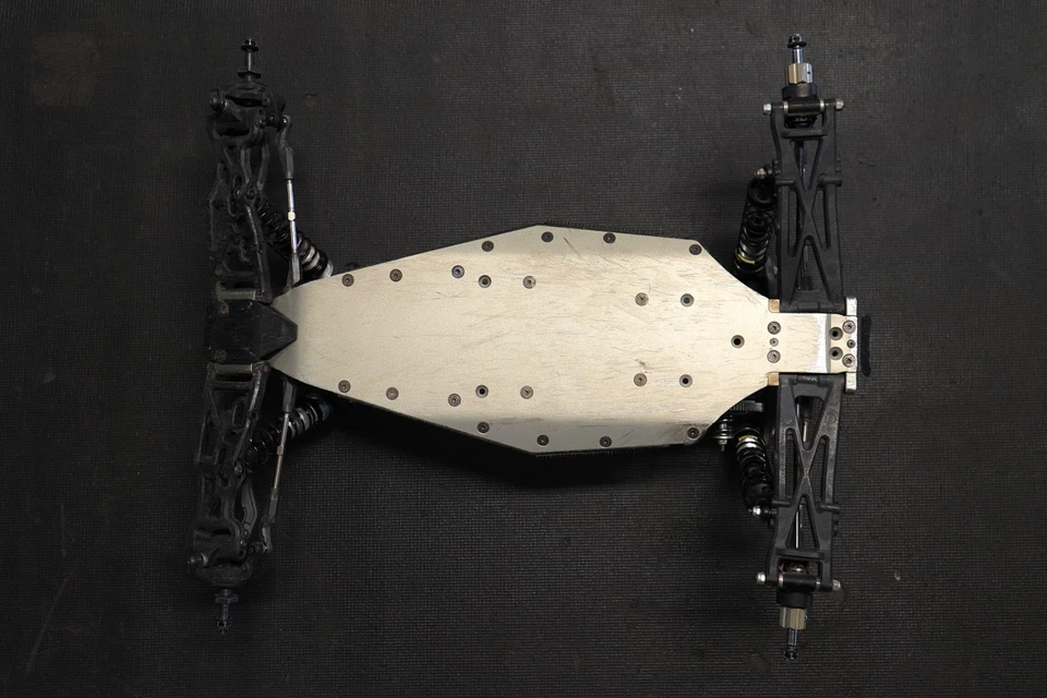 Team Losi Racing TLR 22T 4.0 Roller - plus Optional Parts and Spare Parts - Image 2 of 4