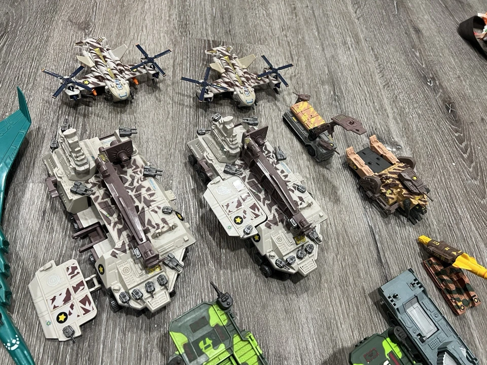 Enorme Lote Kenner Mega Force VTOLs, Tanques, Vehículos y Misiles - De Colección 1989 Foto 3 de 4