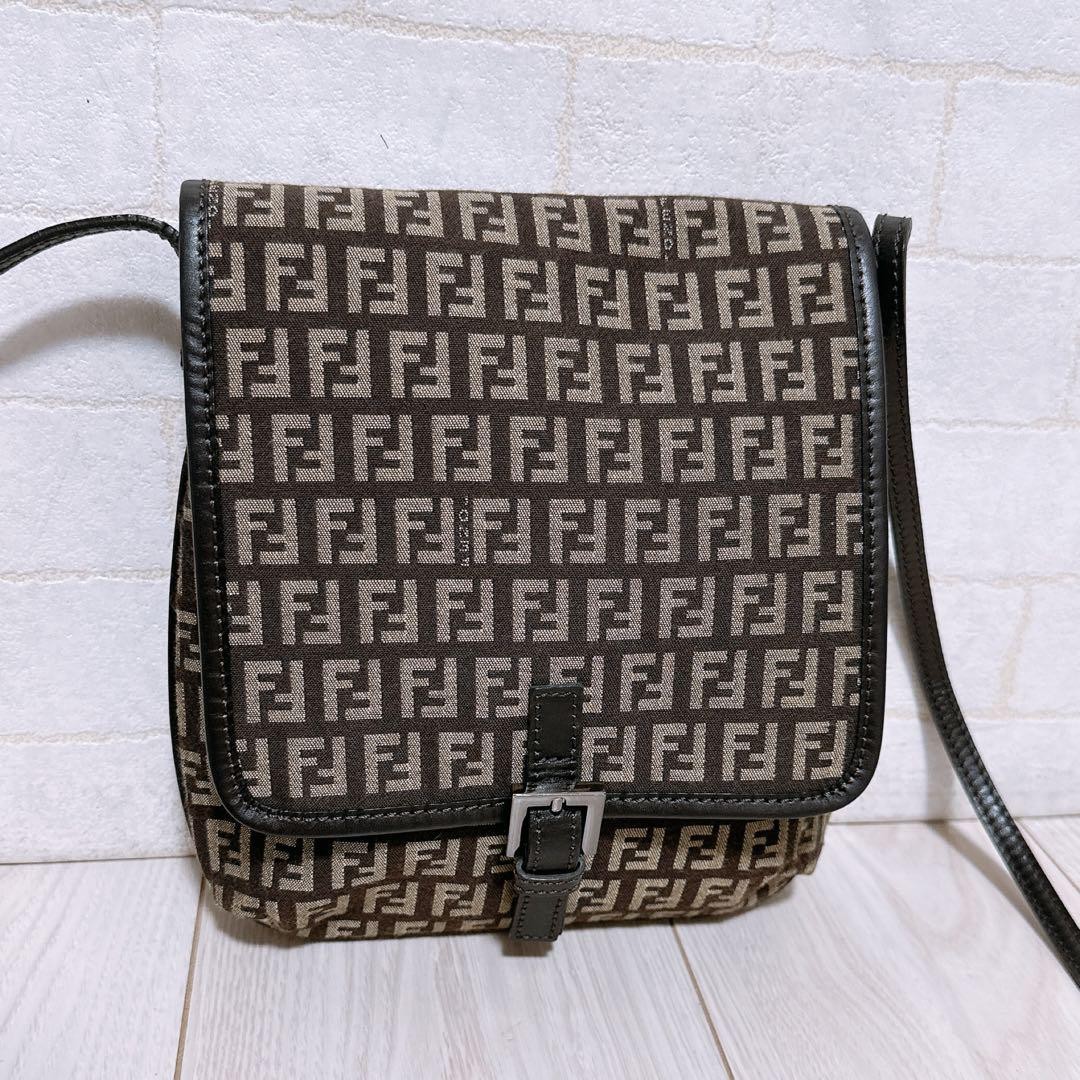 FENDI FF Shoulder Bag in Brown Canvas Authentic G03152245