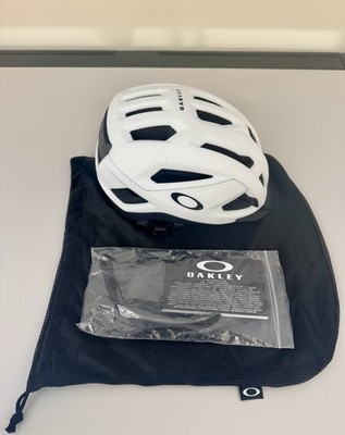 Oakley ARO 3 Allroad Sport Fahrradhelm - Gr. S - Mattweiß