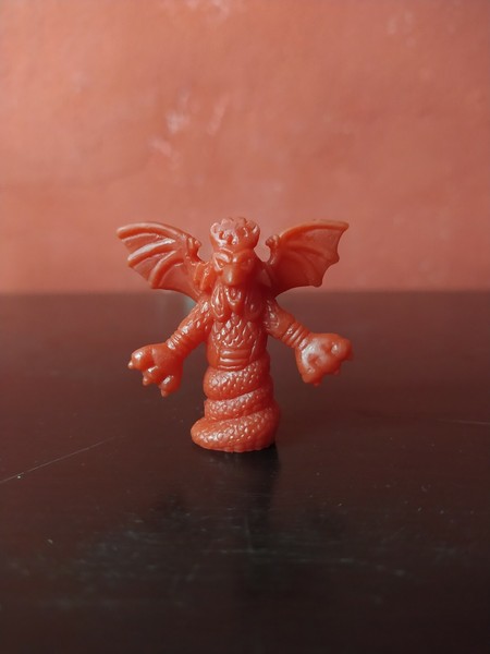 COCKATRICE NEON RED MONSTER IN MY POCKET 1990 MIMP COCATRIZ