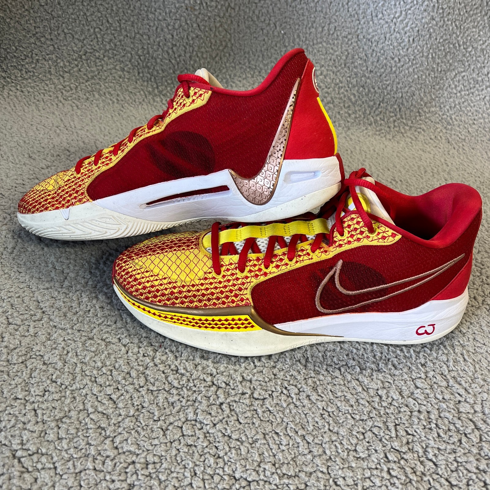 SAOLA Nike Sabrina 1 Rosso Giallo FJ4036 900 Sneakers Donna 12 Uomo 10 5