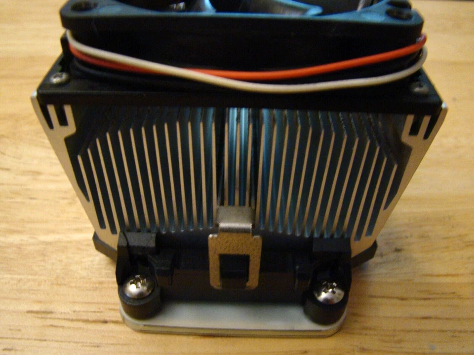 AVC Socket AM2/940/939/754 3-Pin Heatsink Fan/AVC Extra Fan/Z7LB008002 - Image 3 of 4