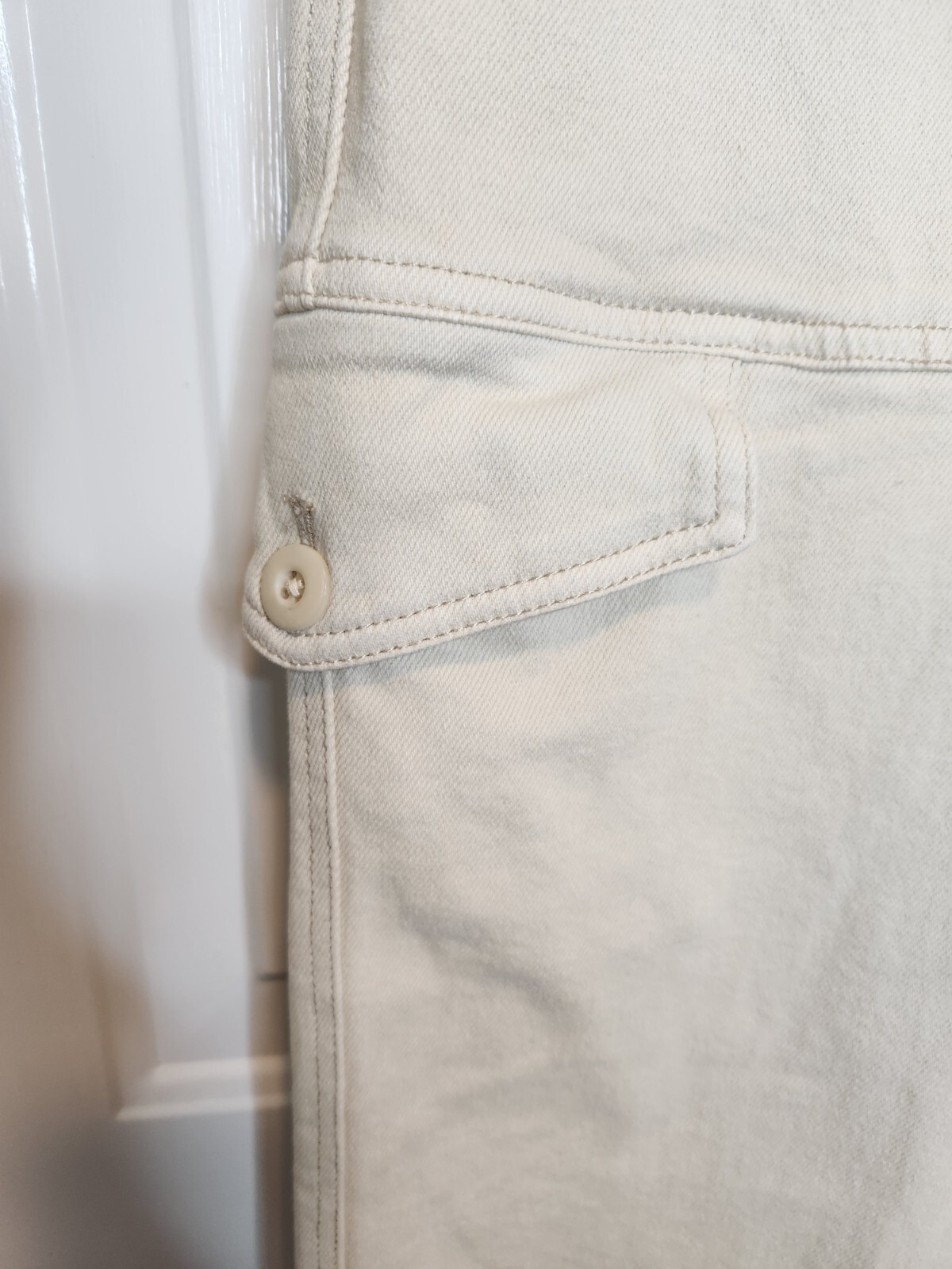 Wilfred Free Aritzia Cream Cargo Pants Jeans Gem