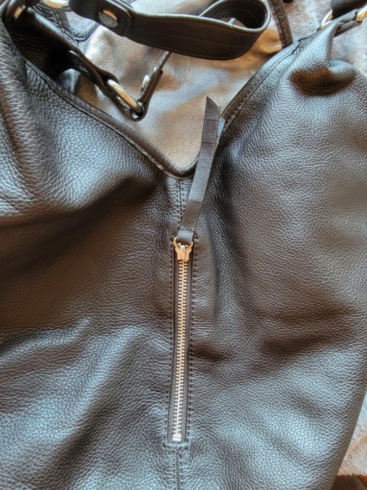 Bolso de mano Kenneth Cole Reaction estilo hobo de cuero marrón rico. Usado. Comprar ahora  Foto 3 de 4