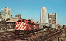 Postcard Canadian 1416 CP Rail Transcontinental Train "Canadian" Windsor Station