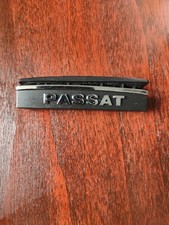 Targa originale scritta VW Passat logo segno emblema VW 3C1857182