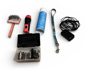 13 pc Dog Grooming Kit Wahl KM Cordless Clippers, 8 Blades, Slicker Brush & More
