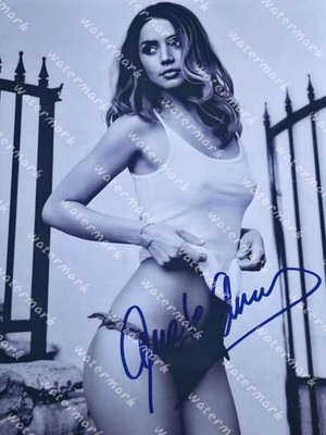 ANA DE ARMAS CUBAN-AMERICAN & SPANISH ACTRESS B/W REPRINT SIGNED PHOTO 8''X11''.#5