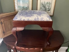 Null Queen Anne Footstool 