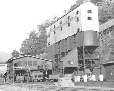 Black Mountain Corp. Coal Mine No. 31 Tipple Kenvir Kentucky 1946 8x10 photo