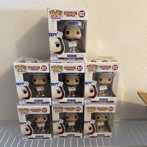 Funko Pop Stranger Things Robin Scoops Ahoy 922 Vinyl Figure VAULTED READ